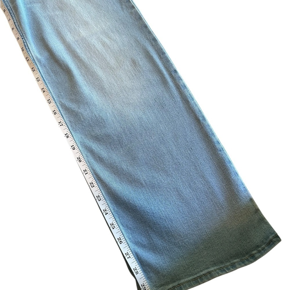 Old Navy Wow Wide Leg Jeans - Picture 7 of 10
